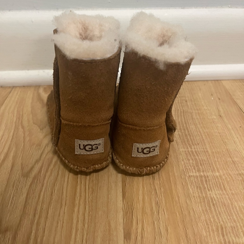 Baby UGG Brown Boots with Cream Lining, size 4/5